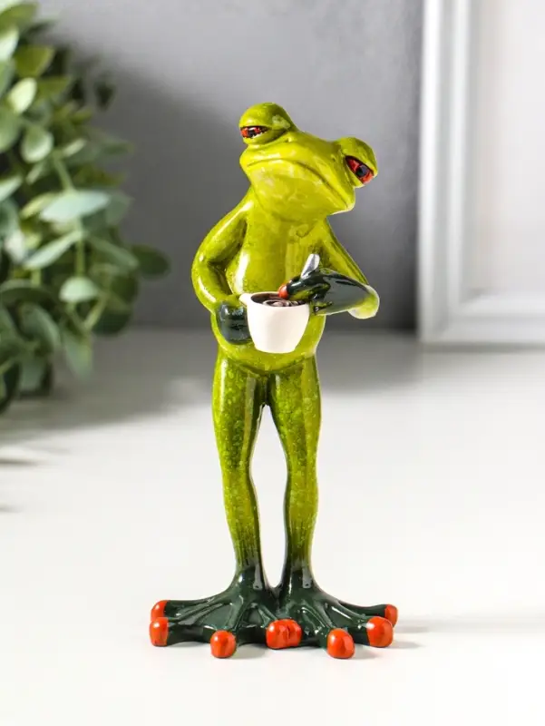 Фигурка полистоун лак &laquo;Лягуха заваривает чашечку кофе&raquo;, 7.5&times;6.2&times;15.2 см