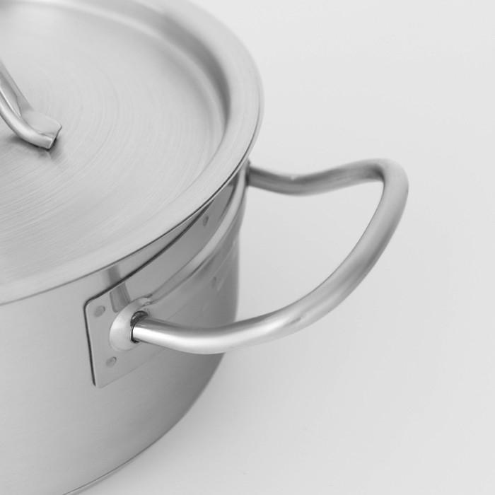 Кастрюля из нержавеющей стали Hanna Knövell, 2 л, d=18 см, h=8 см, толщина стенки 0,6 мм, металлическая крышка, индукция Кастрюля из нержавеющей стали Hanna Knövell, 2 л, d=18 см, h=8 см, толщина стенки 0,6 мм, металлическая крышка, индукция