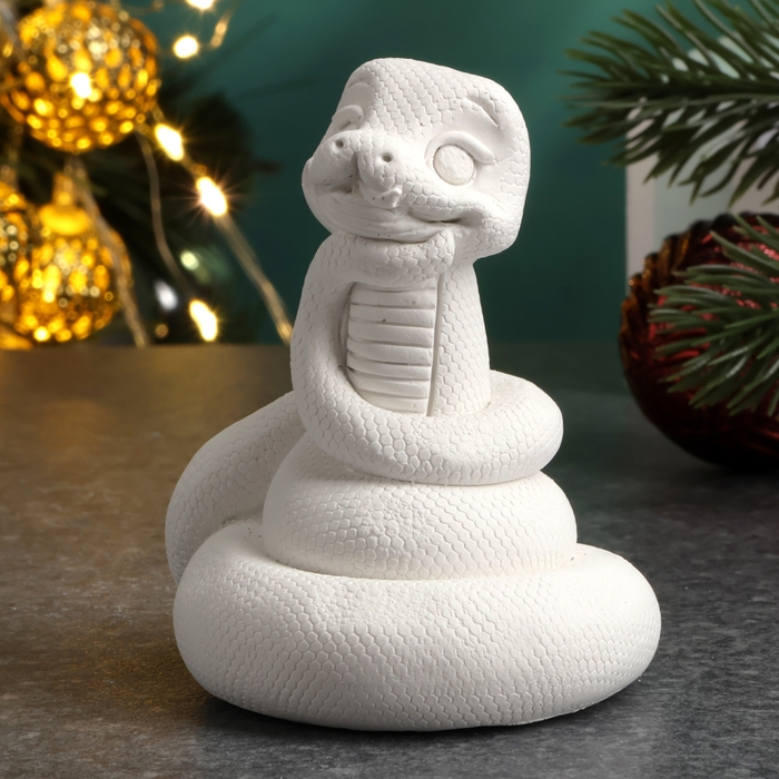 Новый год. Символ 2025. Фигура для раскраски  Новый год. Символ 2025. Фигура для раскраски "Змейка мечтает", 6х6см