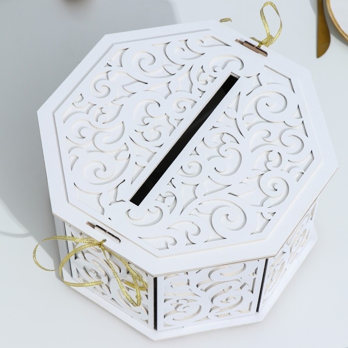 Семейный банк с вензелями, белый, мдф, 27х27х16,5 см Семейный банк с вензелями, белый, мдф, 27х27х16,5 см