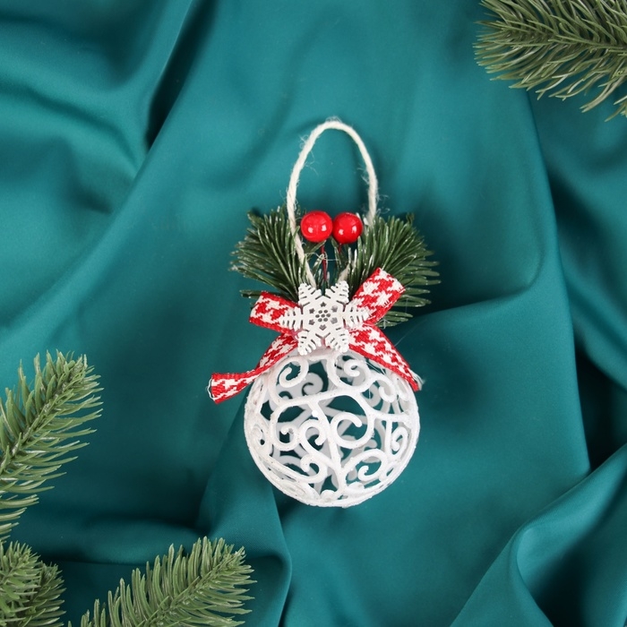 Шар пластик d-6 см Шар пластик d-6 см "Кружевной " белый