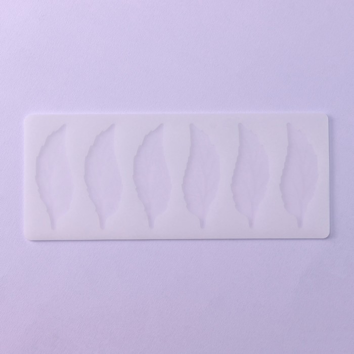 Форма для шоколада «Листочки», силикон, 6 ячеек, 22×9×0,3 см, цвет прозрачный Форма для шоколада «Листочки», силикон, 6 ячеек, 22×9×0,3 см, цвет прозрачный