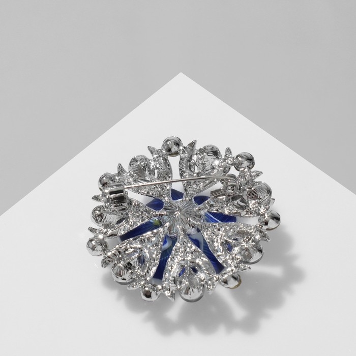 Брошь &laquo;Цветок&raquo; франжипани в стразах, цвет синий в серебре