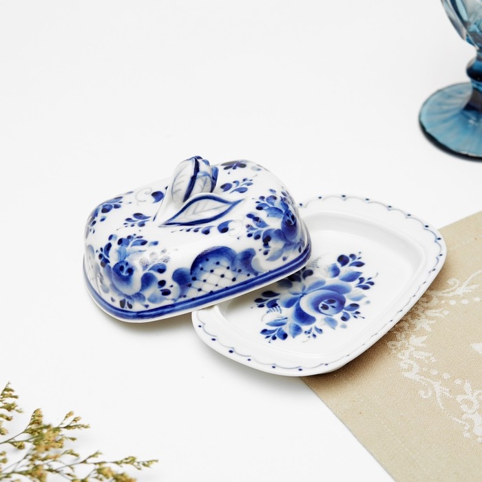 Маслёнка «Тюльпан», 16х10,5х10 см, гжель Маслёнка «Тюльпан», 16х10,5х10 см, гжель