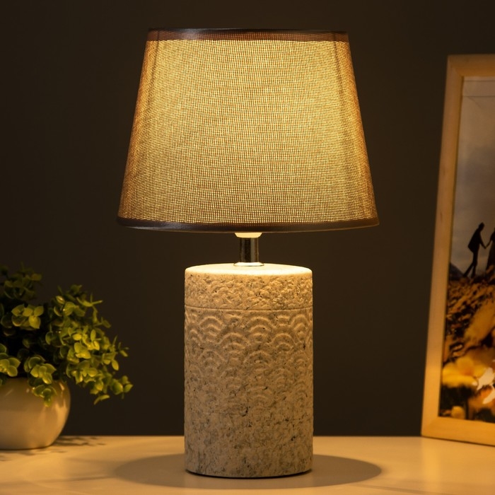 Настольная лампа Настольная лампа "Аста" Е14 40Вт 20х20х33 см RISALUX