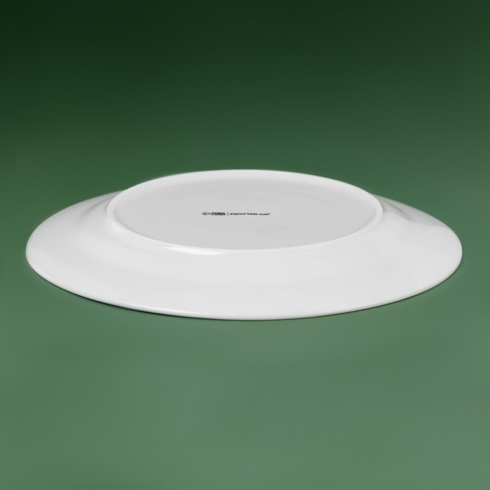 Тарелка новогодняя Доляна «Рождественский вечер», d=20,5 см, фарфор, цвет белый Тарелка новогодняя Доляна «Рождественский вечер», d=20,5 см, фарфор, цвет белый