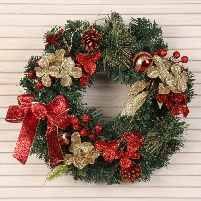 Венок новогодний d-40 см  Венок новогодний d-40 см "Цветочный"