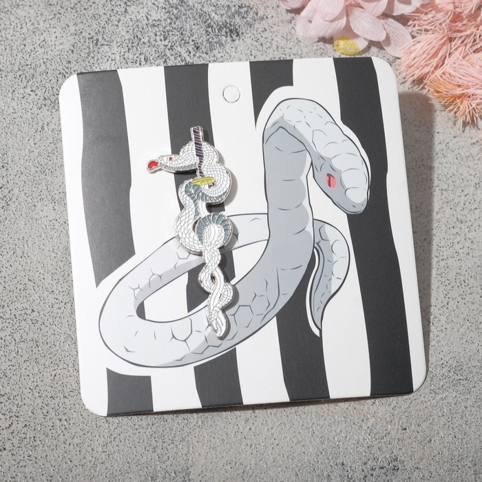 Новый год! Символ года 2025! Значок «Катана» змея, цветной в серебре Новый год! Символ года 2025! Значок «Катана» змея, цветной в серебре