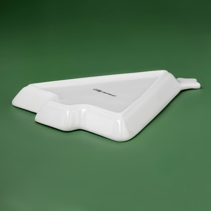 Тарелка новогодняя Доляна «Приближение чуда», 26×20×3 см, керамика, цвет белый Тарелка новогодняя Доляна «Приближение чуда», 26×20×3 см, керамика, цвет белый