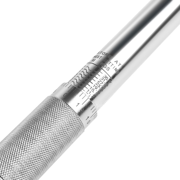 Ключ динамометрический ТУНДРА, 45 сталь, под квадрат 1/2 Ключ динамометрический ТУНДРА, 45 сталь, под квадрат 1/2", 75 - 350 Н*м, 620 мм