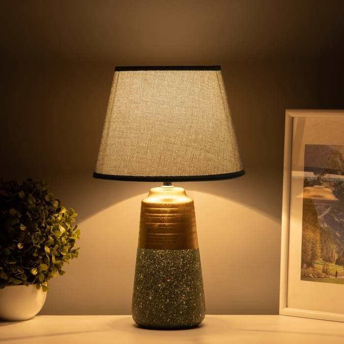 Настольная лампа с абажуром RISALUX «Удача», 1×Е14, 40 Вт, зелёный, 22×22×39 см Настольная лампа с абажуром RISALUX «Удача», 1×Е14, 40 Вт, зелёный, 22×22×39 см