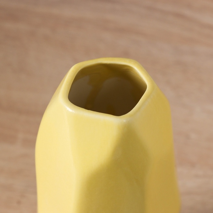 Ваза керамика настольная Ваза керамика настольная "Авиталь галант" 17х6,5 см, жёлтый