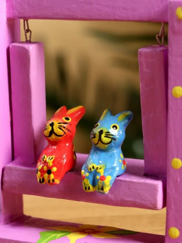 Сувенир «Зайки на качелях», 11×5.4×14.4 см, дерево, сиреневый Сувенир «Зайки на качелях», 11×5.4×14.4 см, дерево, сиреневый