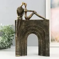 Фигурка полистоун &laquo;Двое на арке&raquo;, под металл, 19.2&times;8.7&times;30.4 см