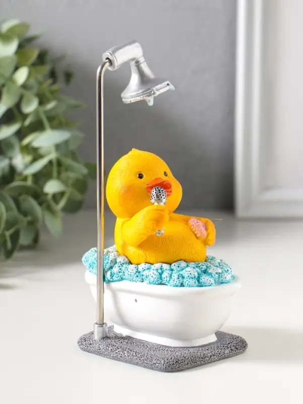 Сувенир полистоун лак "Жёлтый утёнок принимает ванну" 8,3х6,8х16 см