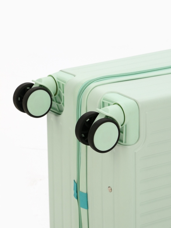 Чемодан 24 Чемодан 24", PС, 42*27*66, отд на молнии, код замок, 4 колеса, св. зеленый