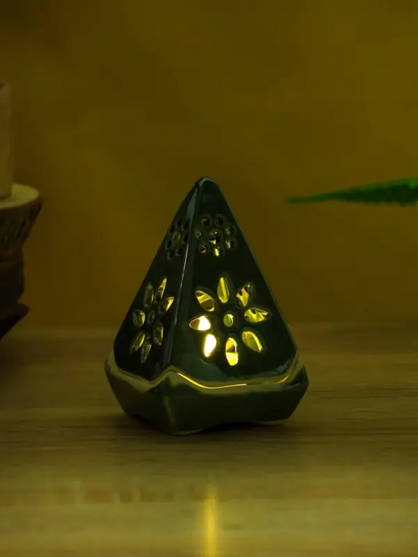 Подсвечник &laquo;Пирамидка&raquo;, 8&times;8&times;12 см, керамика, МИКС