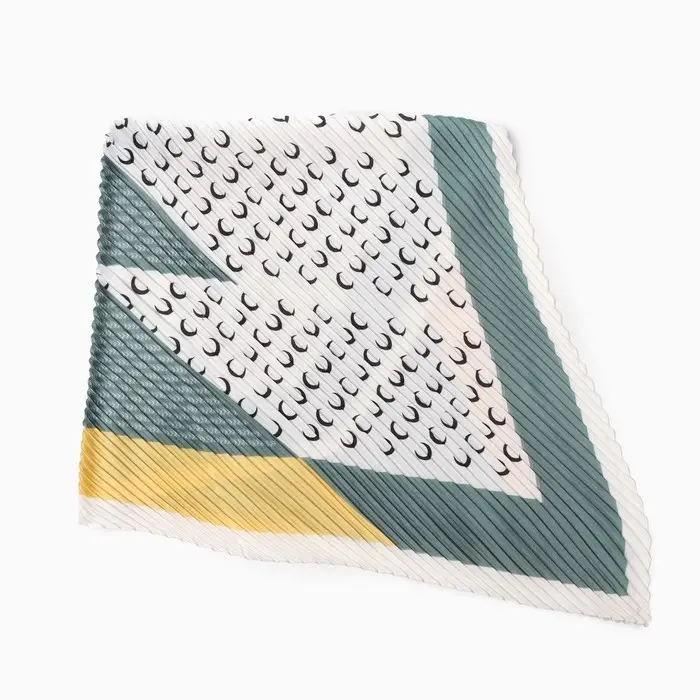 Плиссированный женский платок MINAKU, 70*70, цв.зелёный Плиссированный женский платок MINAKU, 70*70, цв.зелёный