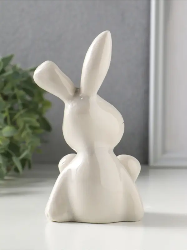 Сувенир керамика "Серый зайчик с сердечками на пяточках" 8х7,5х13,6 см