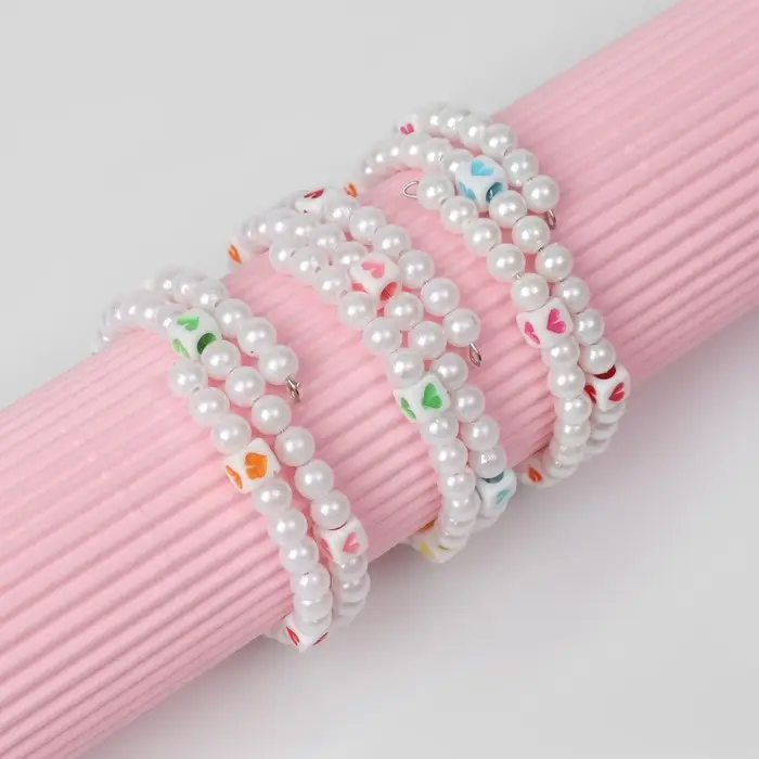 Браслет-пружинка детский «Выбражулька» сердечки в кубике, цвет белый Браслет-пружинка детский «Выбражулька» сердечки в кубике, цвет белый