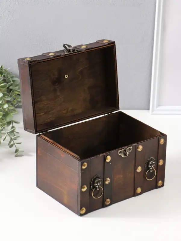 Шкатулка для украшений &laquo;Сундучок. Лев. С заклёпками&raquo;, дерево, коричневая, 21.8&times;15.5&times;15 см