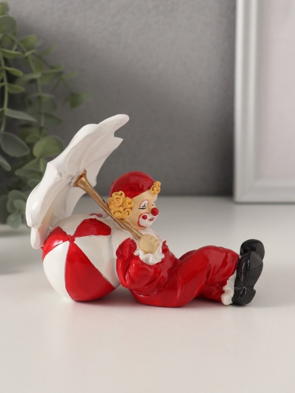 Сувенир полистоун Сувенир полистоун "Клоун с зонтом и мячиком" бело-красный 11,5х7,5х9 см