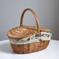 Плетёная корзина-лукошко, ткань внутри, 2 крышки, 33×25 см, Н 17/13 см, Н с ручкой 30 см, дно 23×16 см 1
