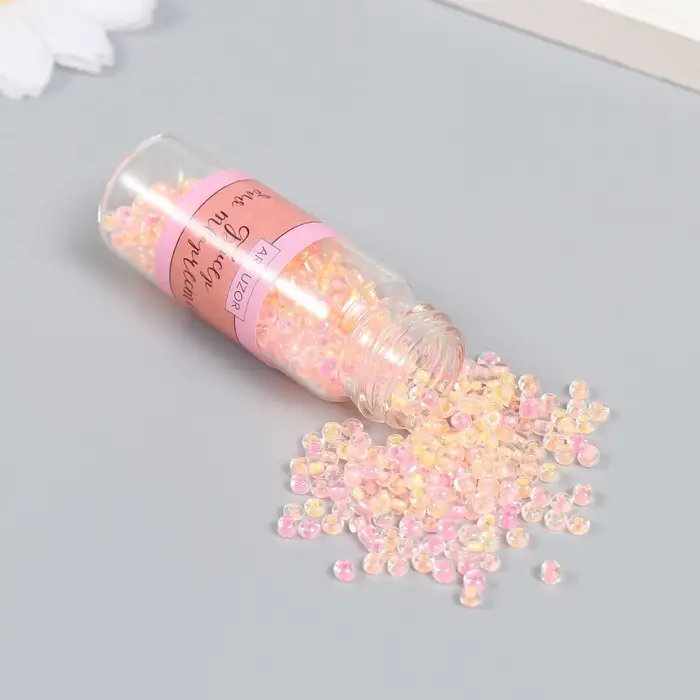 Бисер 8/0 в бутылочке  Бисер 8/0 в бутылочке "Полупрозрачный с цв.серединой. Лето" светится под УФ 20 гр 6х2х2 см