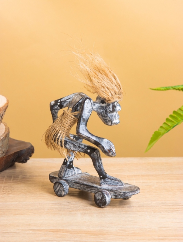 Сувенир «Абориген скейтбордист», 7×12×12 см, дерево Сувенир «Абориген скейтбордист», 7×12×12 см, дерево