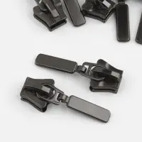 Бегунок для молнии &laquo;Трактор&raquo;, автоматический, №8, цвет чёрный никель