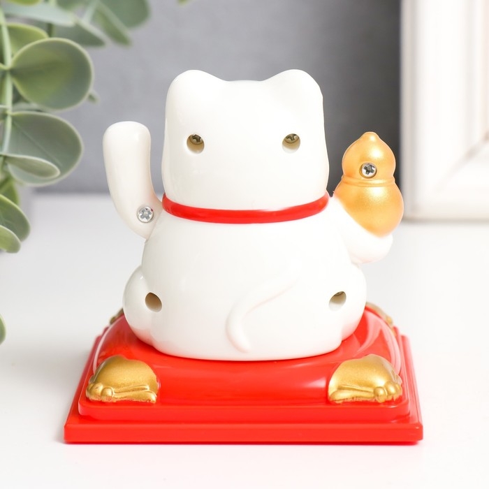 Маятник пластик от солнечной батареи Маятник пластик от солнечной батареи "Белый Манэки-нэко с тыквой горлянкой" 7х7х7,5 см