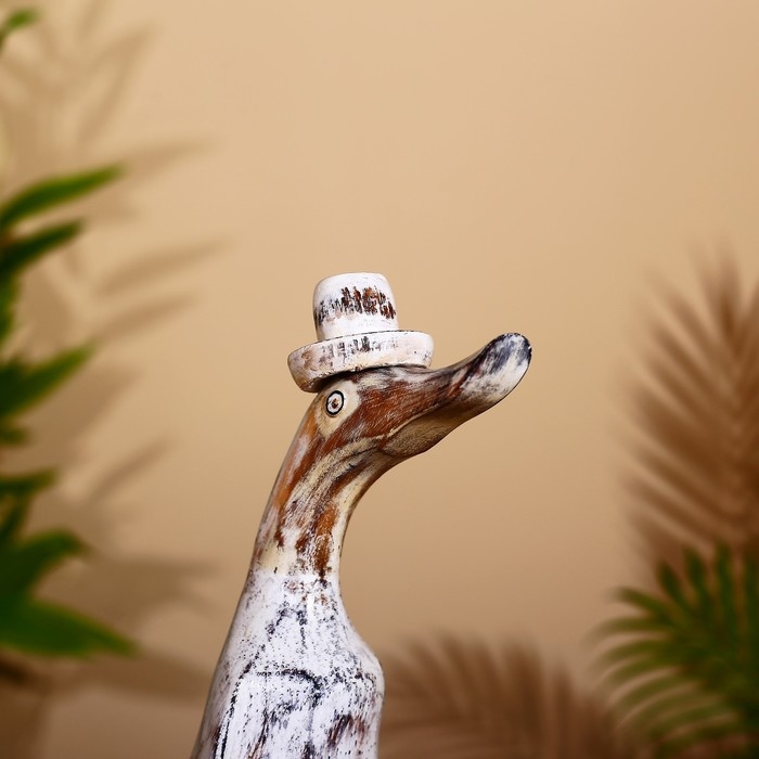 Сувенир Сувенир "Утка в белом " дерево 27 см