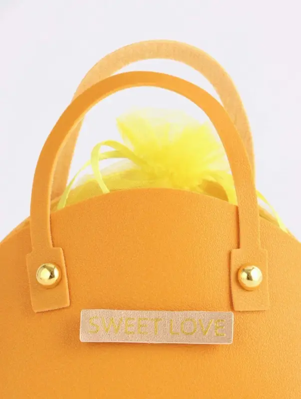 Кожанная подарочная сумочка 14 х 6,5 х 12,8 см желтая Кожанная подарочная сумочка 14 х 6,5 х 12,8 см желтая