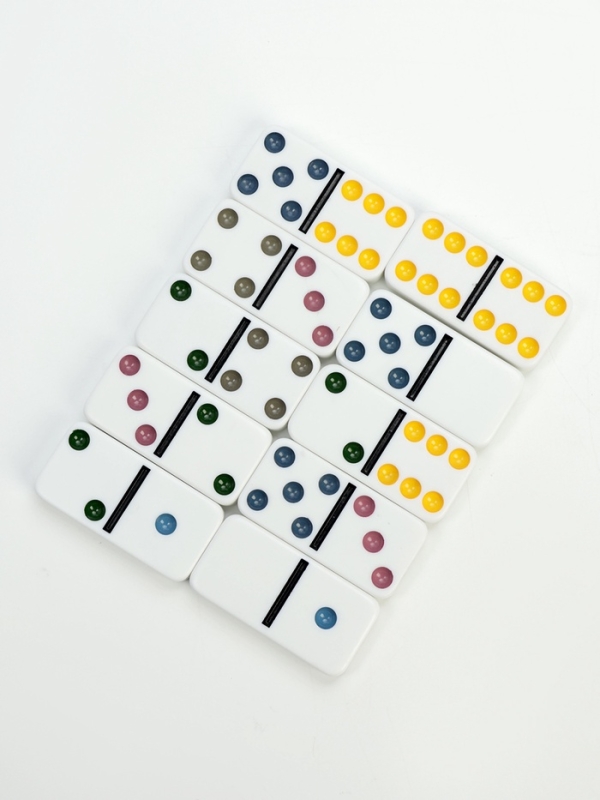 Домино настольная игра Домино настольная игра "Матрешка", кость 4.9 х 2.4 х 0.9 см