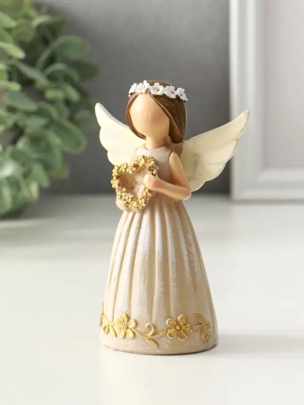 Сувенир полистоун Сувенир полистоун "Девочка-ангел с венком-сердце" 4,5х8х12 см