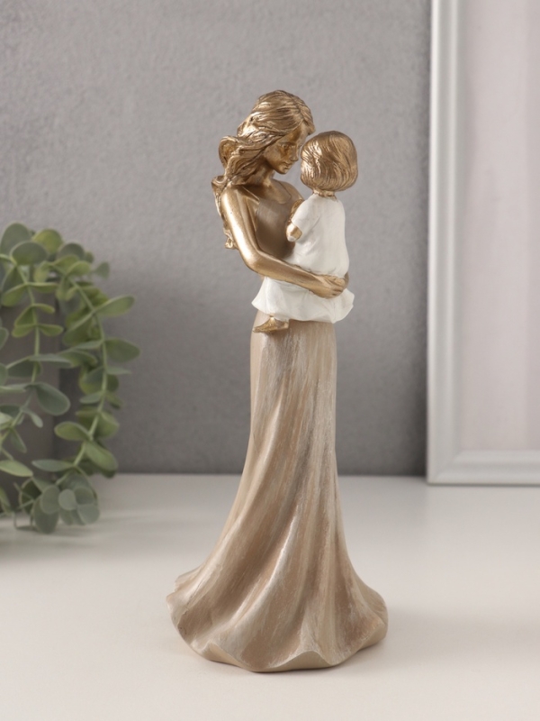 Сувенир полистоун  Сувенир полистоун "Мама держит дочку на руках" 9х8,5х21,5 см