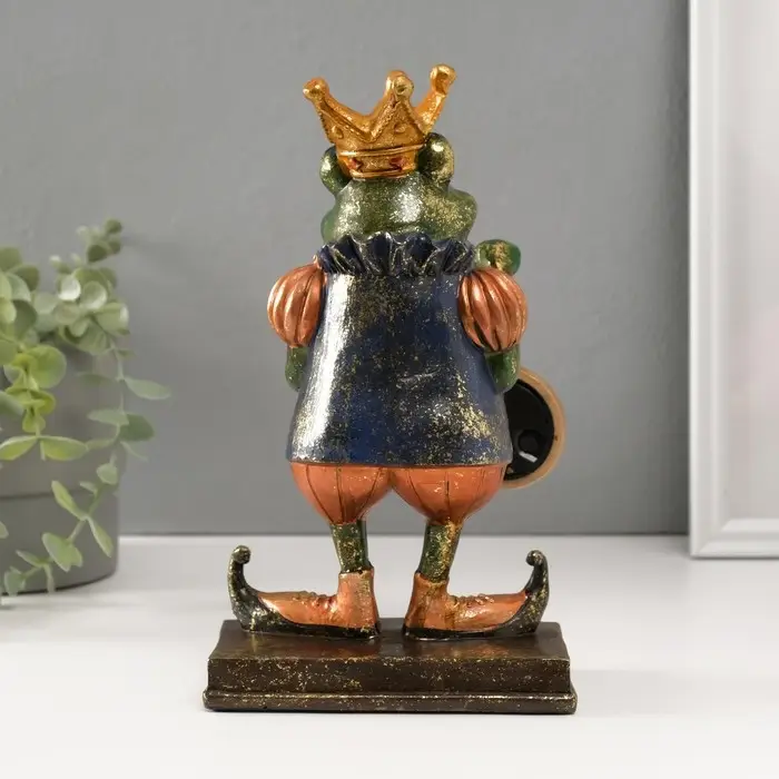 Сувенир полистоун с часами "Жабий король" 25х15,3х8 см