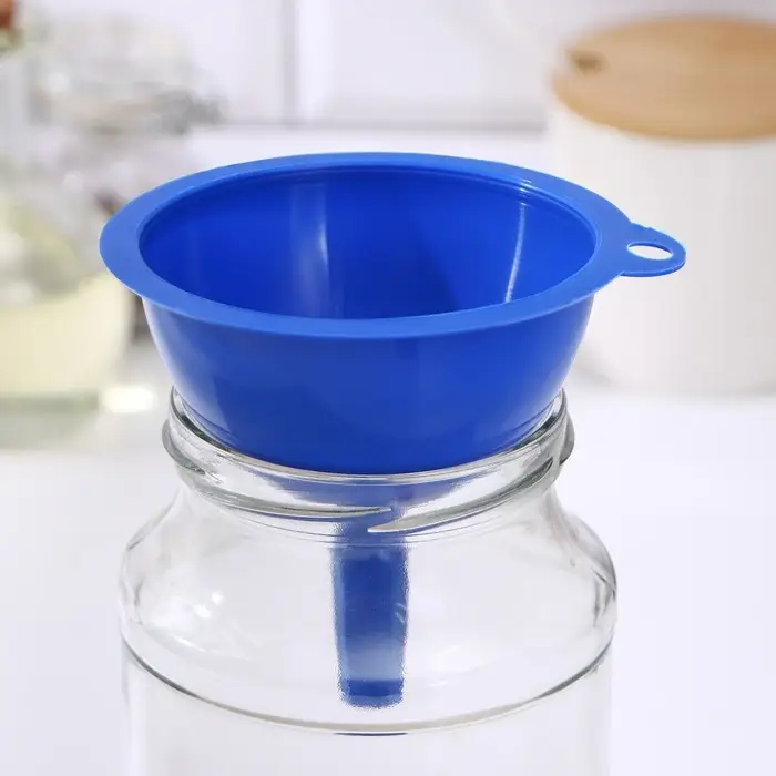 Воронка INSTAR, d=10 см, пластик, МИКС Воронка INSTAR, d=10 см, пластик, МИКС