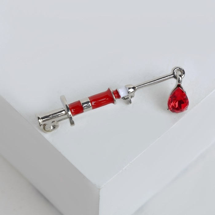 Брошь «Шприц» медицинский, цвет красный в серебре Брошь «Шприц» медицинский, цвет красный в серебре