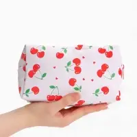 Косметичка женская &laquo;Вишенки&raquo;, на молнии, с рисунком, белая