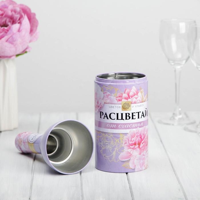 Коробка жестяная в форме бутылки шампанского «Расцветай» Коробка жестяная в форме бутылки шампанского «Расцветай»