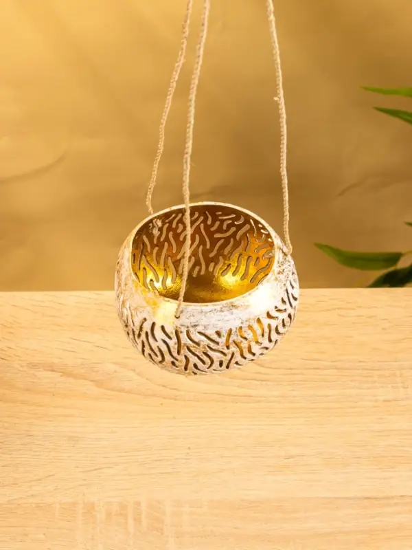 Подсвечник подвесной из кокоса, 9-12 см, золотисто-белый Подсвечник подвесной из кокоса, 9-12 см, золотисто-белый