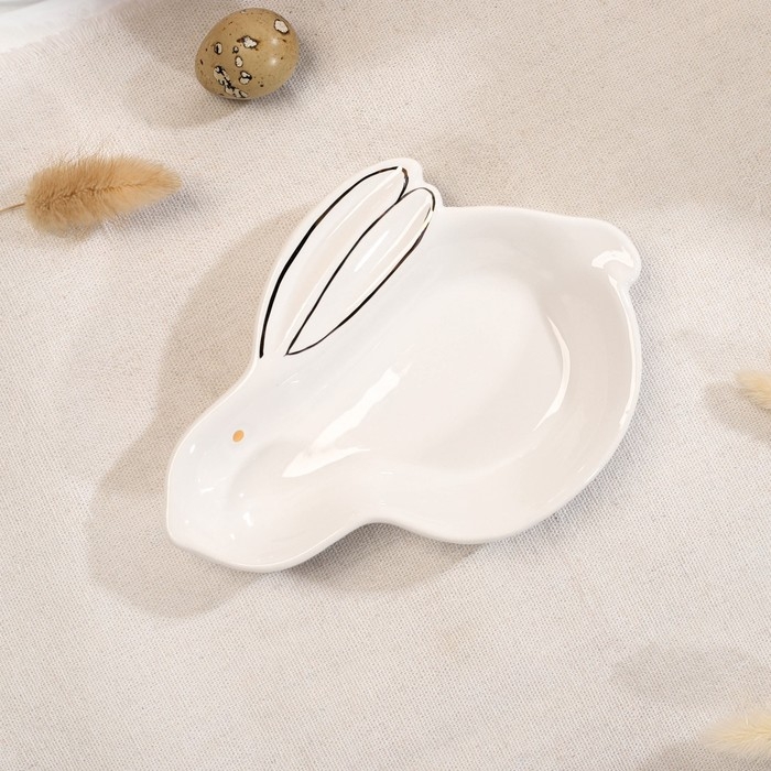 Блюдо Доляна «Зайка в золотом», 15,5×11×2,5 см, цвет белый Блюдо Доляна «Зайка в золотом», 15,5×11×2,5 см, цвет белый