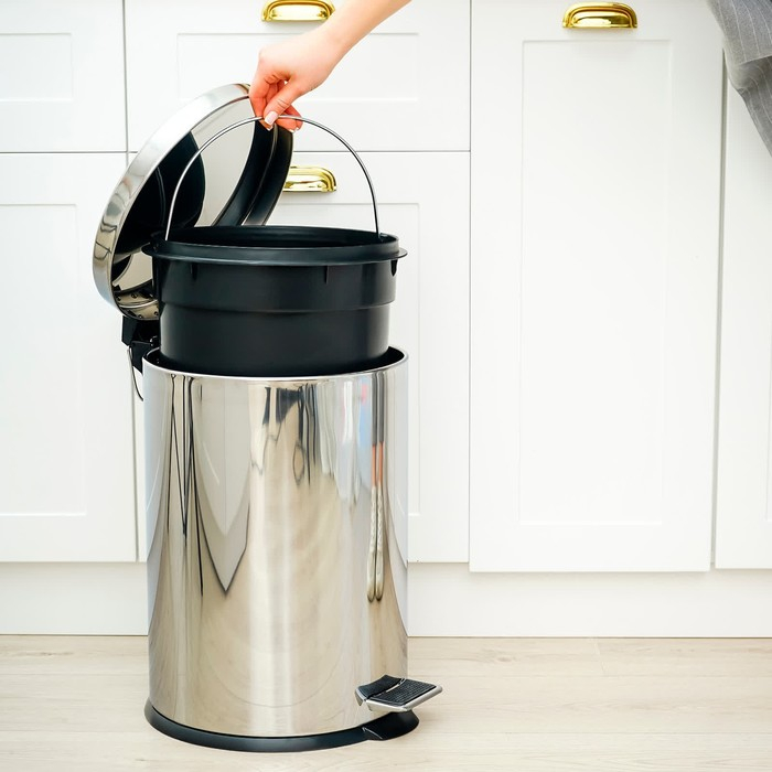 Ведро мусорное с педалью Доляна, 20 л, нержавеющая сталь, цвет хромированный Ведро мусорное с педалью Доляна, 20 л, нержавеющая сталь, цвет хромированный
