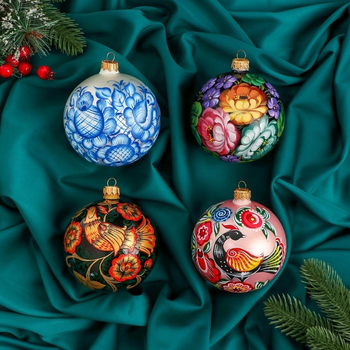 Набор из 4-х ёлочных шаров 100 мм «Блики счастья» Набор из 4-х ёлочных шаров 100 мм «Блики счастья»