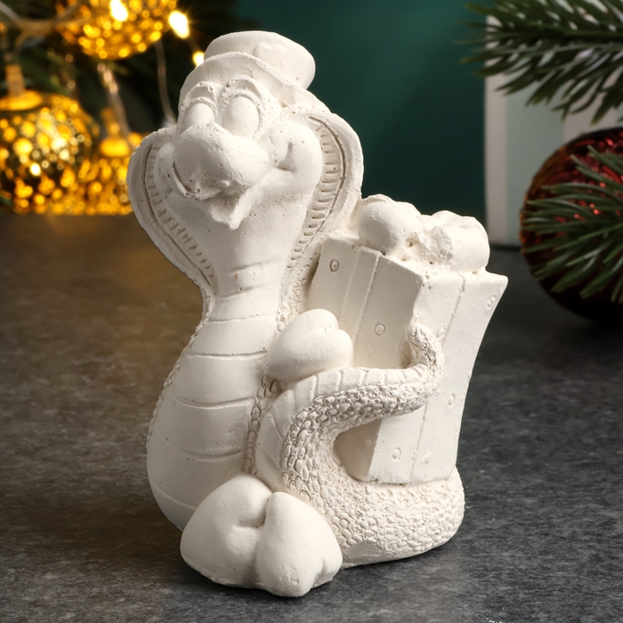 Новый год. Символ 2025. Фигура для раскраски  Новый год. Символ 2025. Фигура для раскраски "Змея с подарком" 6х4х4см