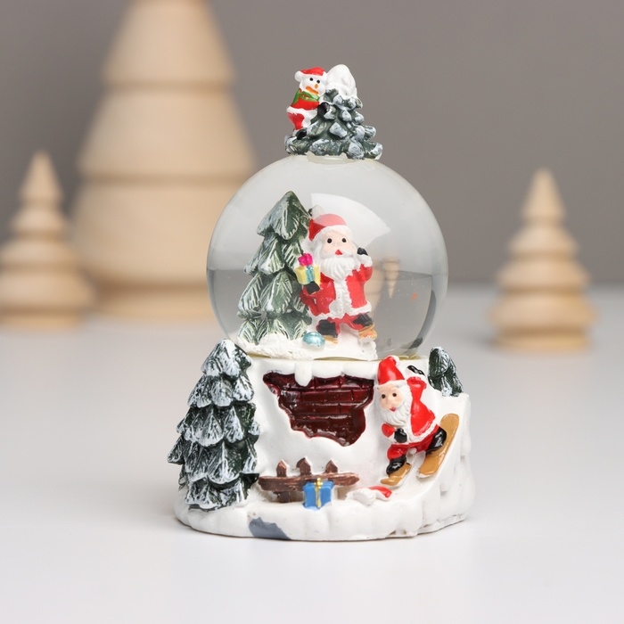Сувенир полистоун водяной шар свет Сувенир полистоун водяной шар свет "Снеговик. Ёлочка" МИКС 5,5х5,5х9 см