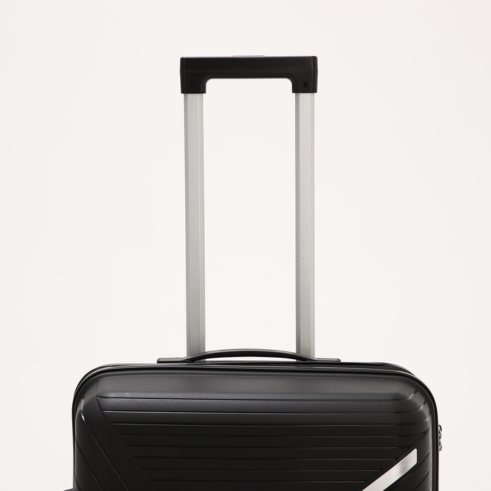 Чемодан средний 69 л (M), отдел на молнии, кодовый замок, 4 колеса, цвет чёрный Чемодан средний 69 л (M), отдел на молнии, кодовый замок, 4 колеса, цвет чёрный