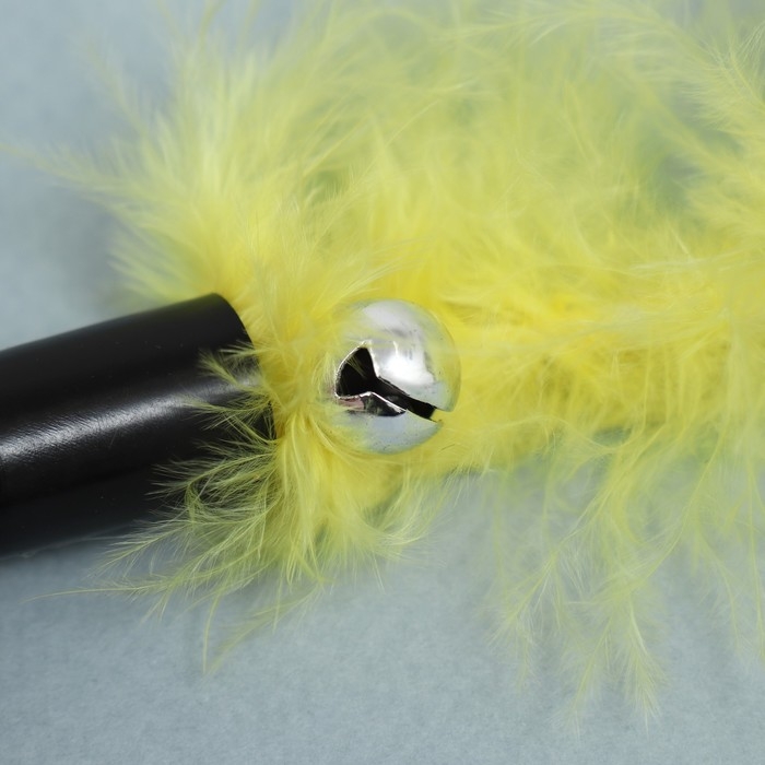 Игрушка-дразнилка для кошек  Игрушка-дразнилка для кошек "Хвост", с бубенчиком, 23 см, жёлтая