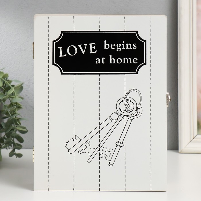 Ключница дерево 6 крючков Ключница дерево 6 крючков "Любовь к своему дому" 26х20,3х5,5 см